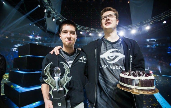 T1 3：2 KT 夺得2025全球总决赛冠军