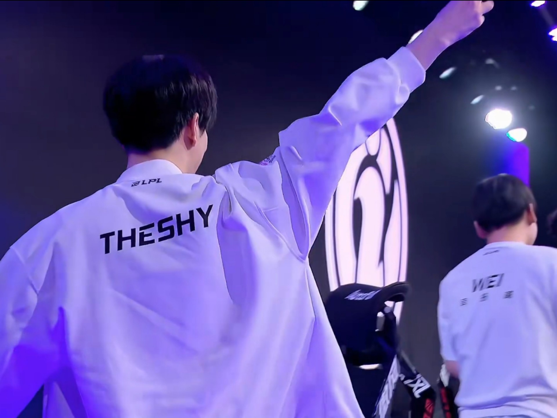 2025英雄联盟全球总决赛决赛将至，EDG、DK上演终极对决